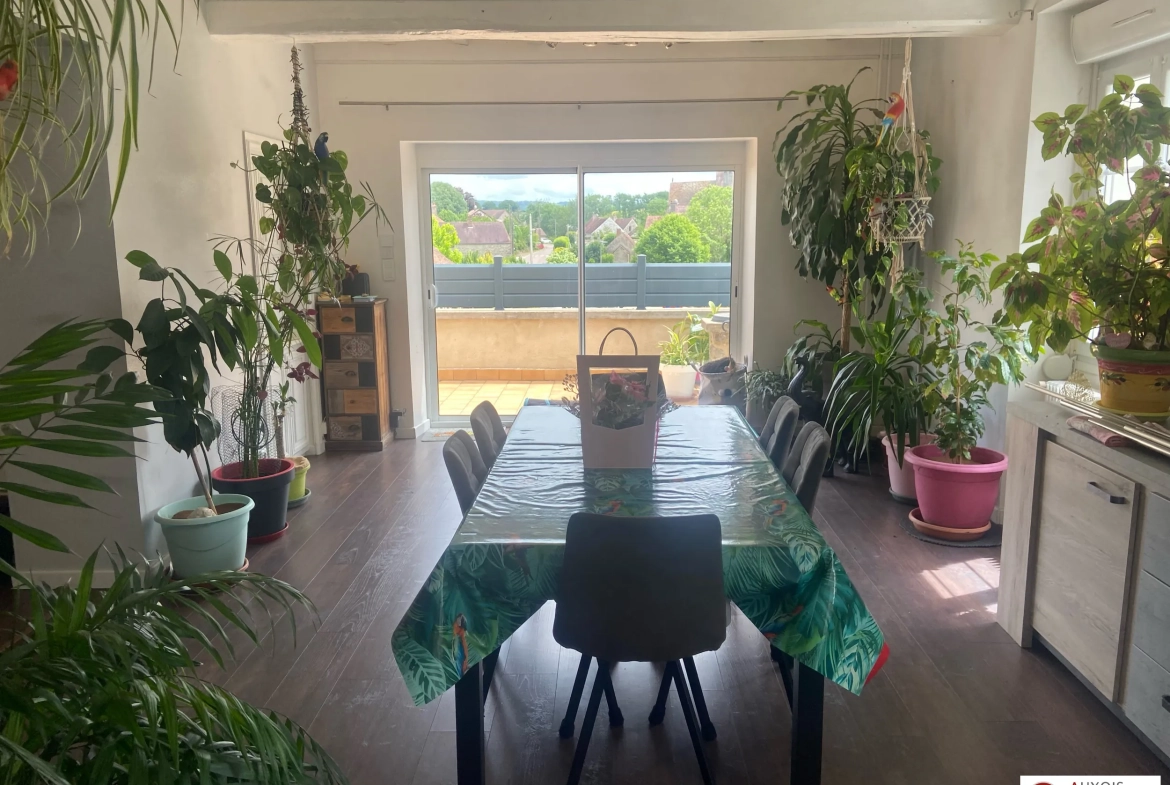 Maison à 3 km de Semur-en-Auxois avec jardin, garage, terrasse et pièce aménageable 