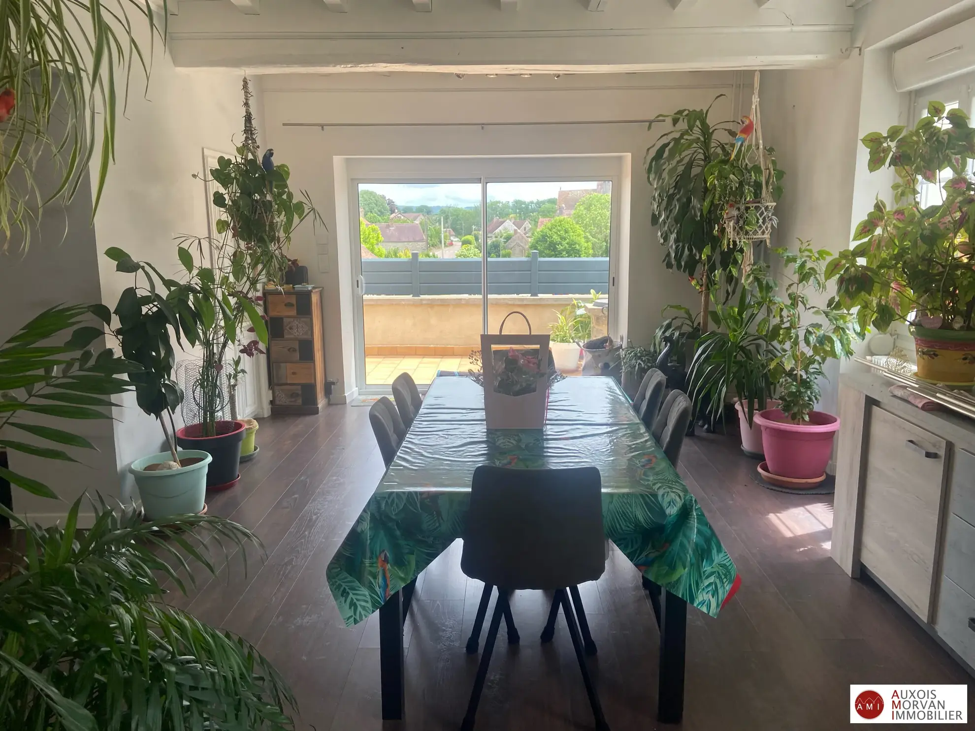 Maison à 3 km de Semur-en-Auxois avec jardin, garage, terrasse et pièce aménageable 