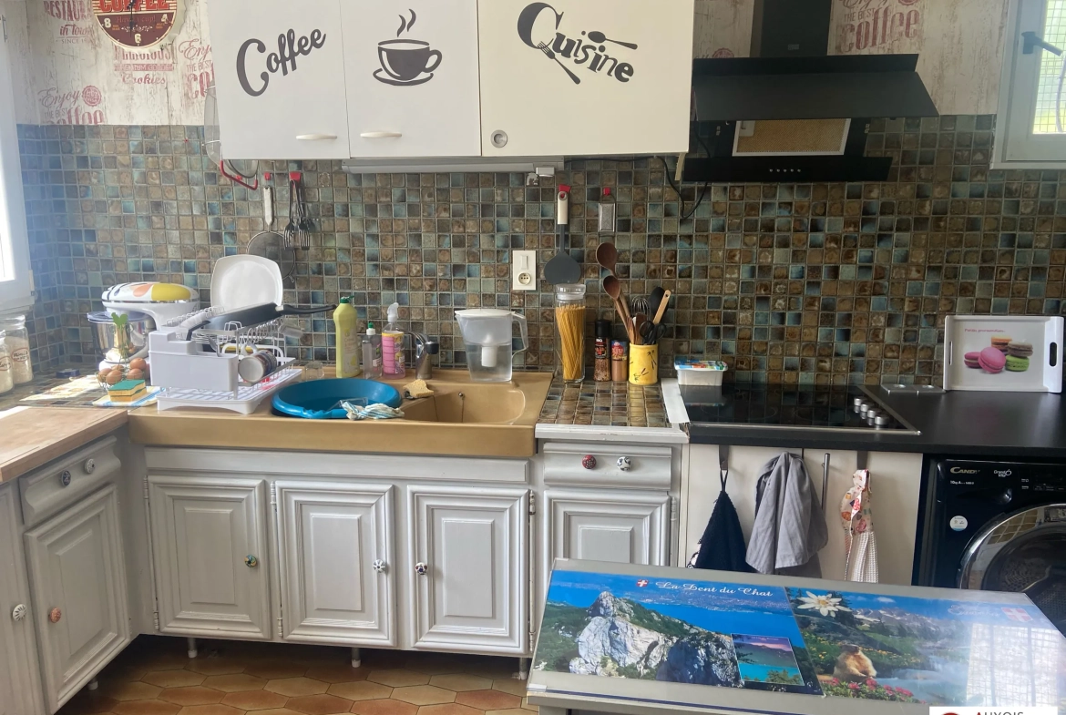 Maison à 3 km de Semur-en-Auxois avec jardin, garage, terrasse et pièce aménageable 