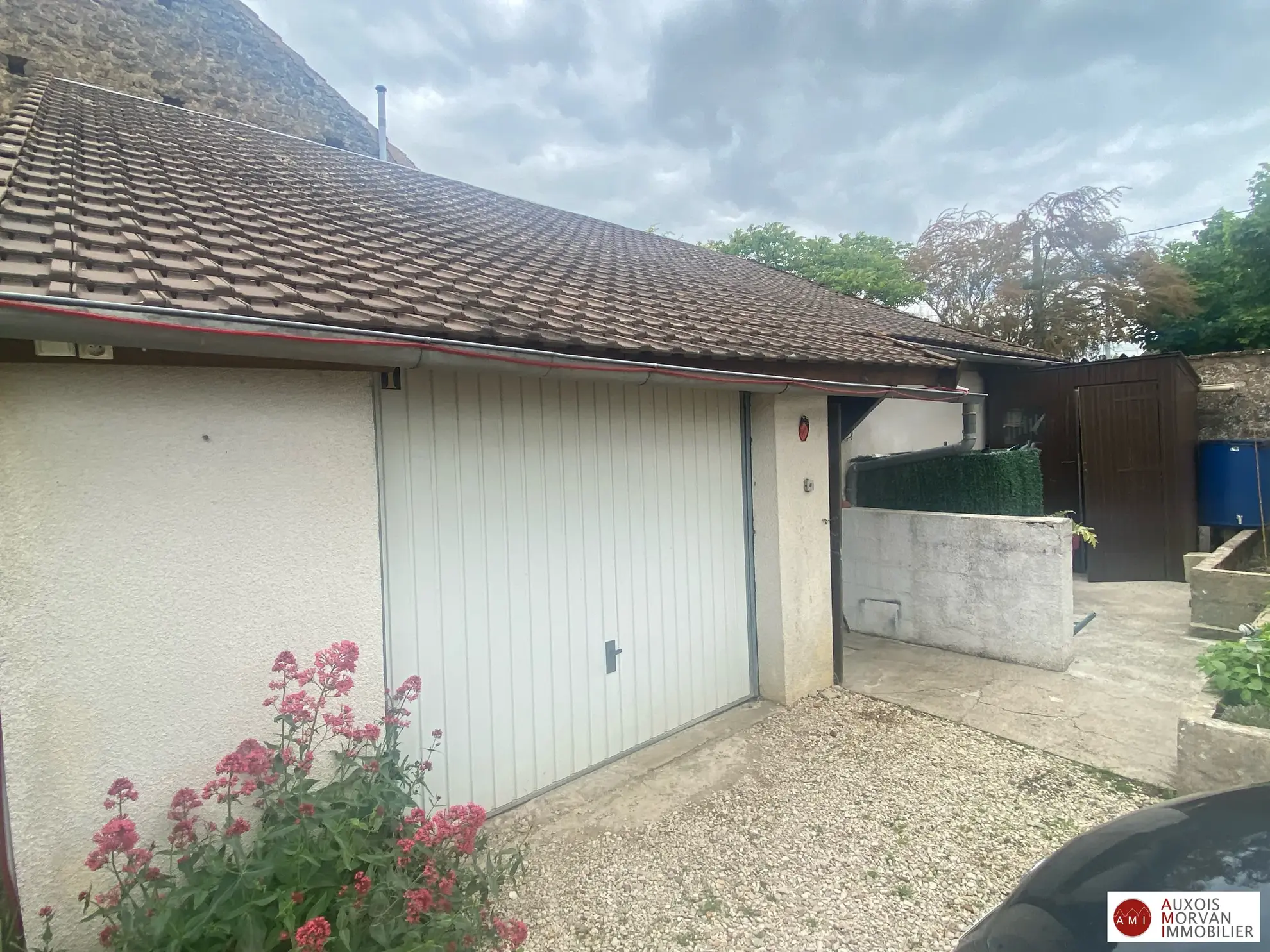 Maison à 3 km de Semur-en-Auxois avec jardin, garage, terrasse et pièce aménageable 