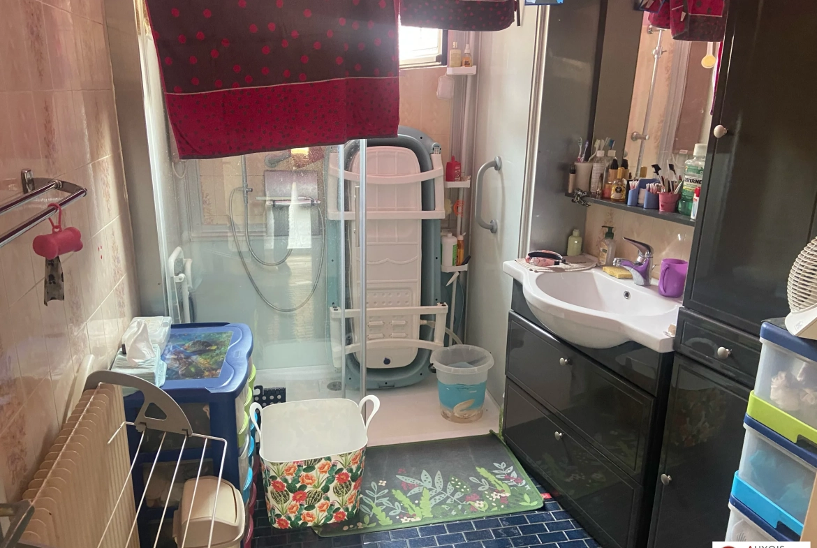 Maison à 3 km de Semur-en-Auxois avec jardin, garage, terrasse et pièce aménageable 