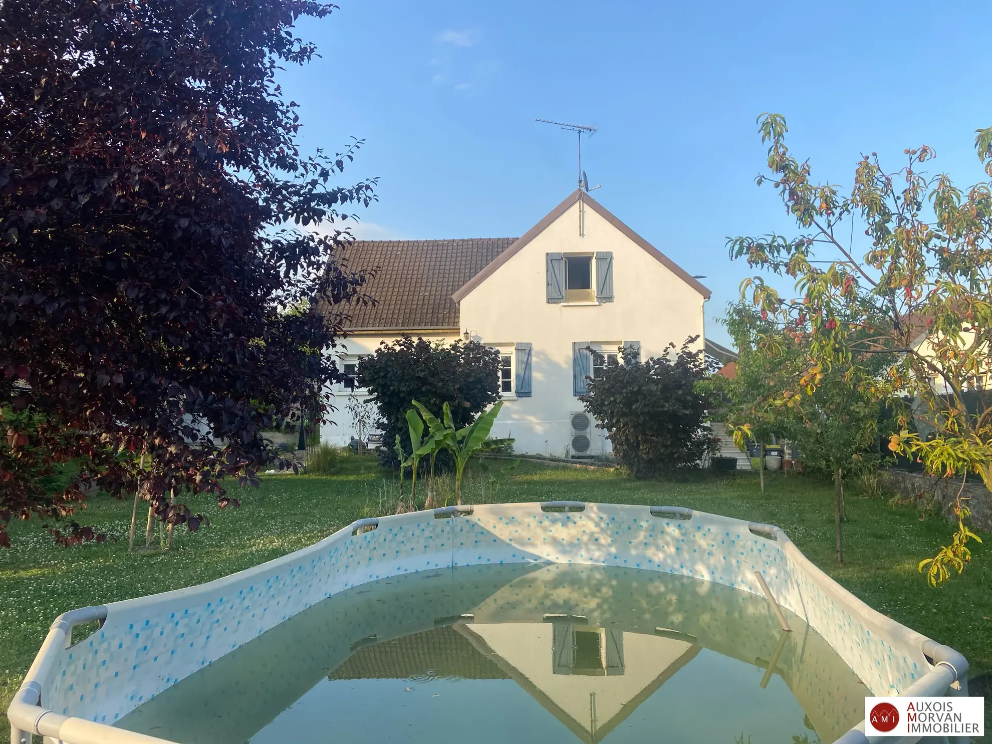 Maison à 3 km de Semur-en-Auxois avec jardin, garage, terrasse et pièce aménageable 