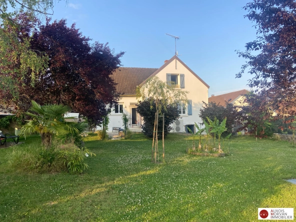 Maison à 3 km de Semur-en-Auxois avec jardin, garage, terrasse et pièce aménageable