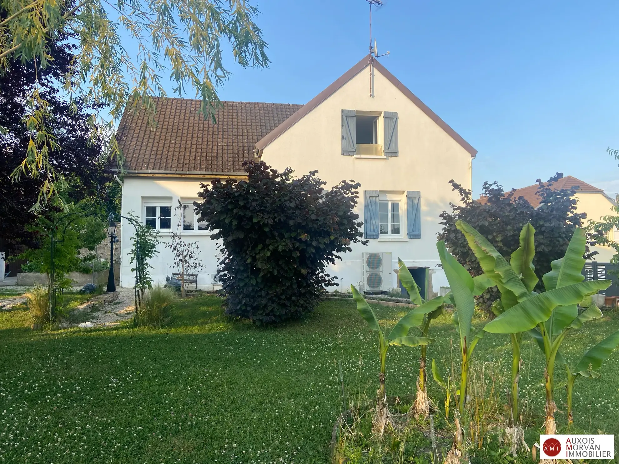 Maison à 3 km de Semur-en-Auxois avec jardin, garage, terrasse et pièce aménageable 