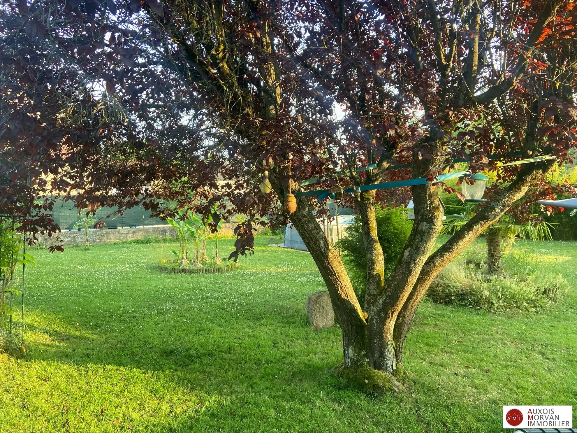 Maison à 3 km de Semur-en-Auxois avec jardin, garage, terrasse et pièce aménageable 