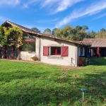 Maison ancienne de plain-pied de 1825 sur 2,75 hectares avec dépendances à Bazas