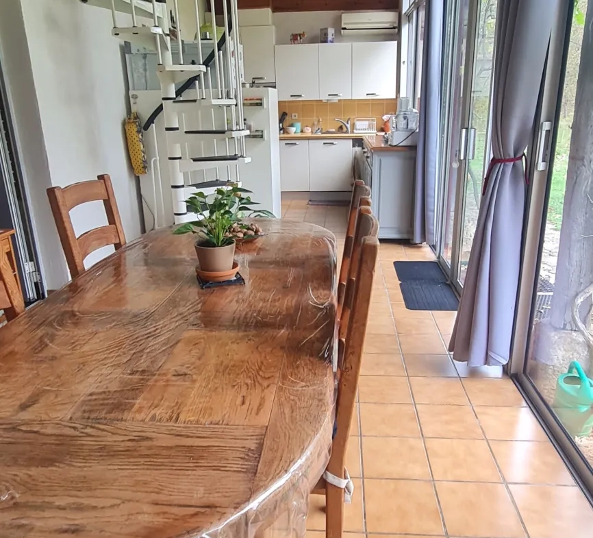 Maison ancienne de plain-pied de 1825 sur 2,75 hectares avec dépendances à Bazas 