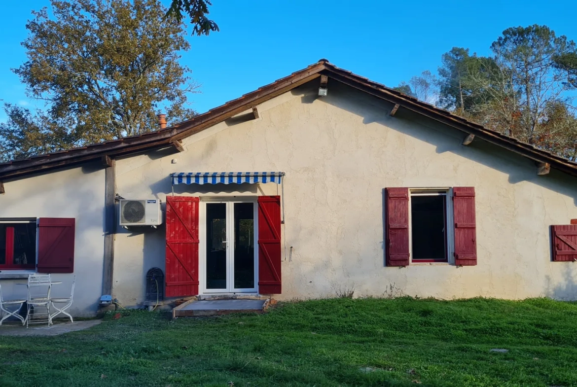 Maison ancienne de plain-pied de 1825 sur 2,75 hectares avec dépendances à Bazas 