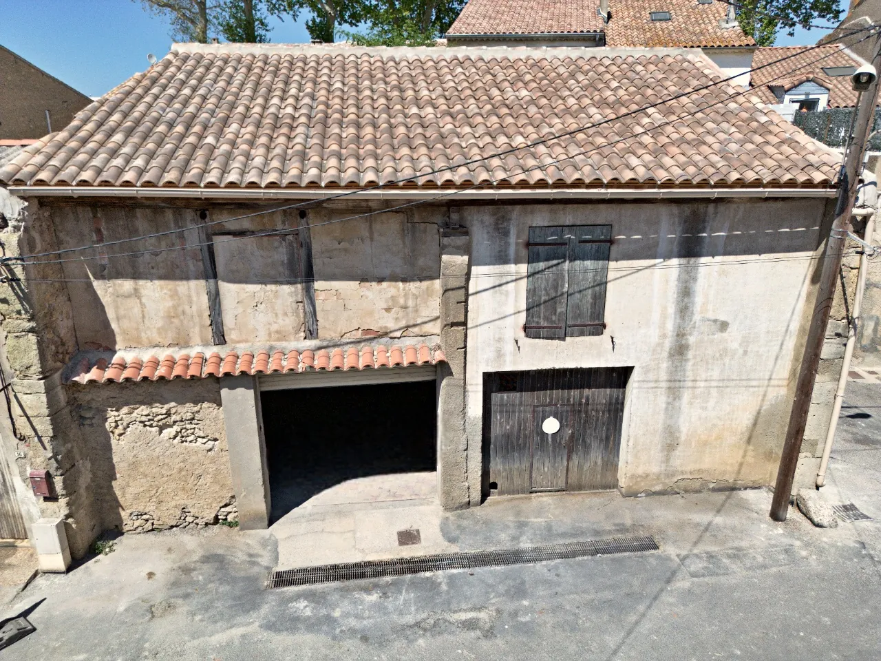 Grange à rénover avec toiture neuve à Sallèles-d’Aude - Potentiel d'aménagement et grande surface 