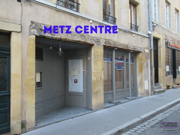Mur commercial à vendre à Metz centre avec cave et ancienne activité de restaurant