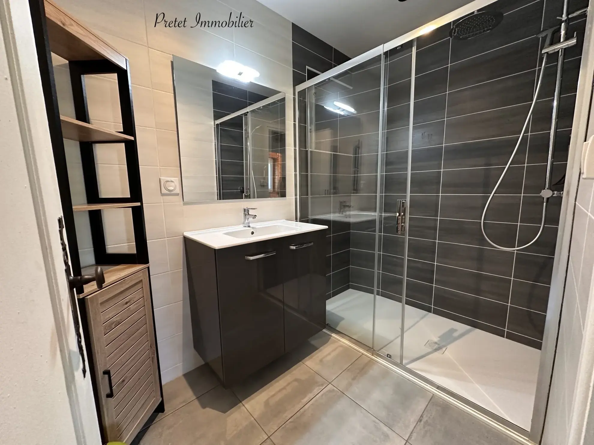 Maison à vendre à Massiac avec 4 chambres, jardin et potentiel de rénovation 