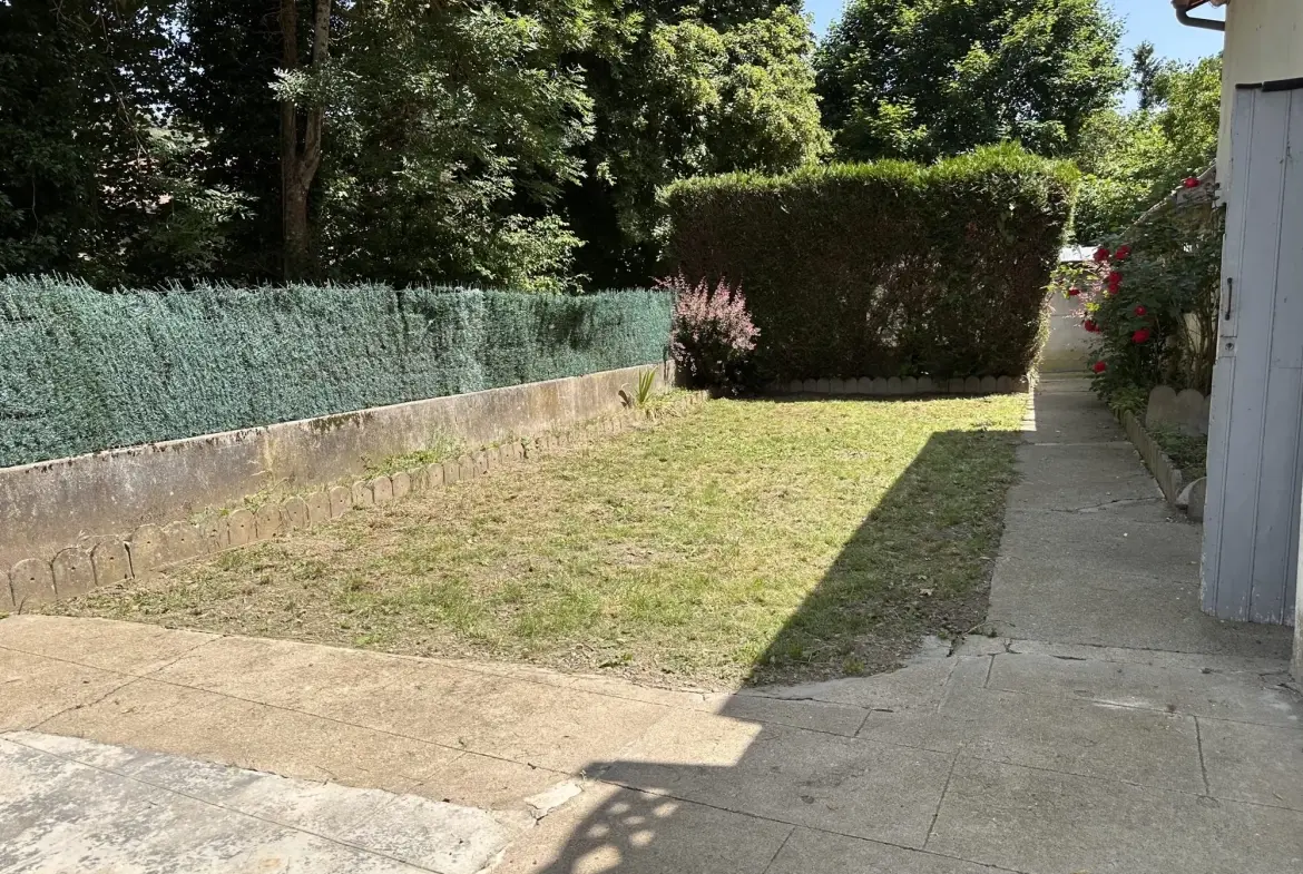 Maison à vendre à Massiac avec 4 chambres, jardin et potentiel de rénovation 