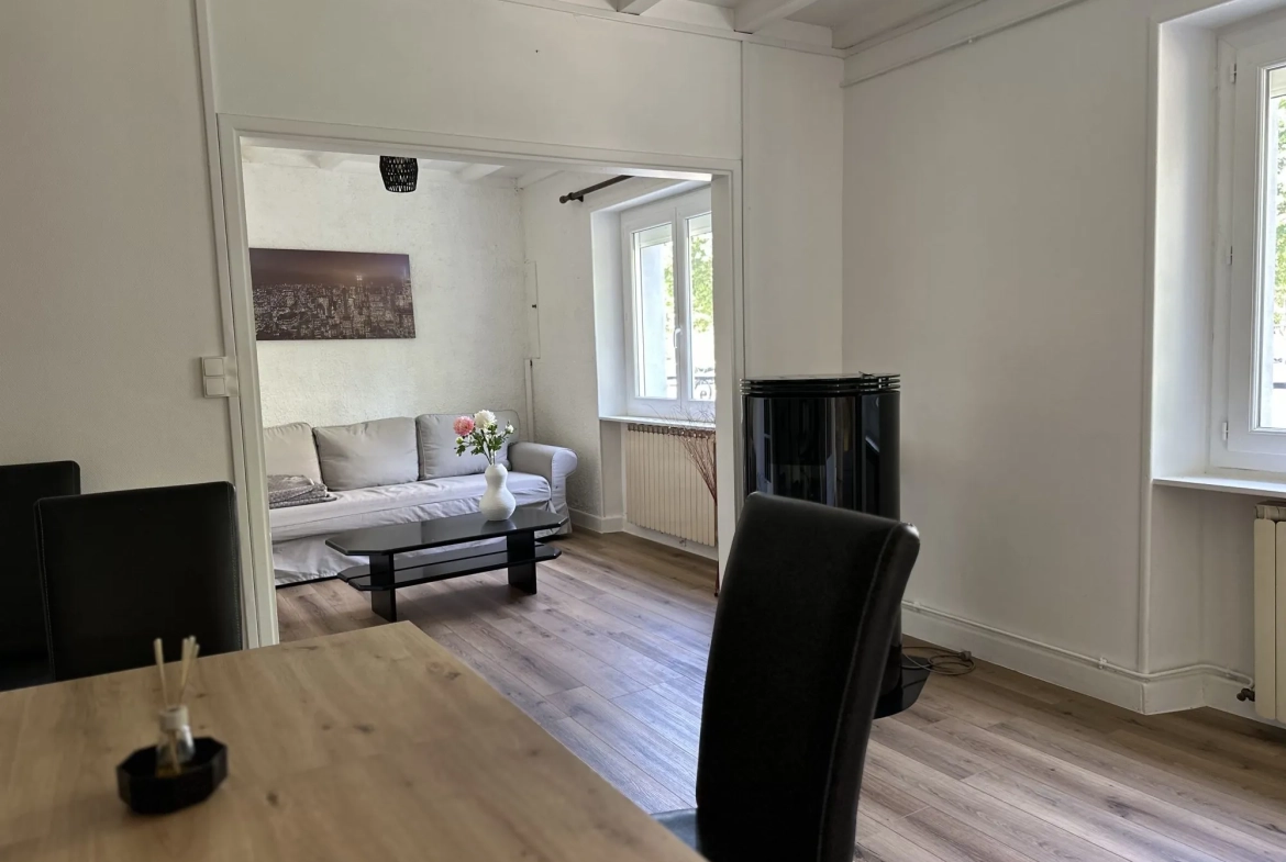Maison à vendre à Massiac avec 4 chambres, jardin et potentiel de rénovation 