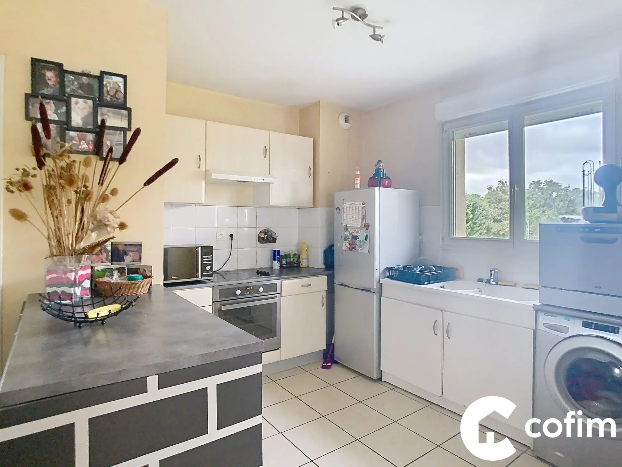 Spacieux T2 à Lons avec terrasse, parking, vendu loué 