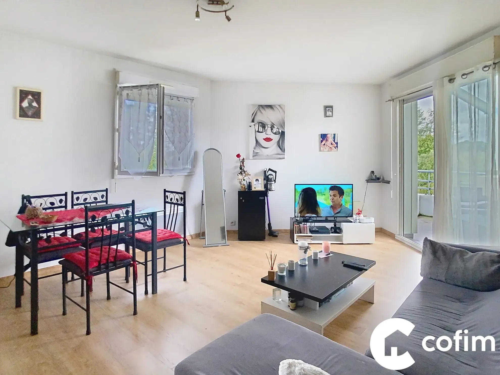 Spacieux T2 à Lons avec terrasse, parking, vendu loué 