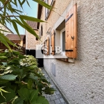 Charmante maison de ville avec terrasse en centre-ville de La Ville-du-Bois