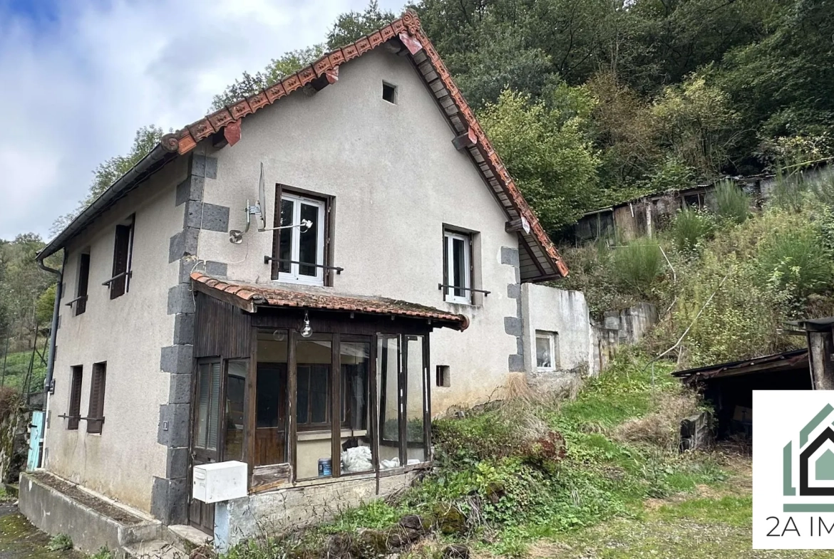 Charmante maison à Saint-Ours-les-Roches avec terrain et potentiel d'extension 