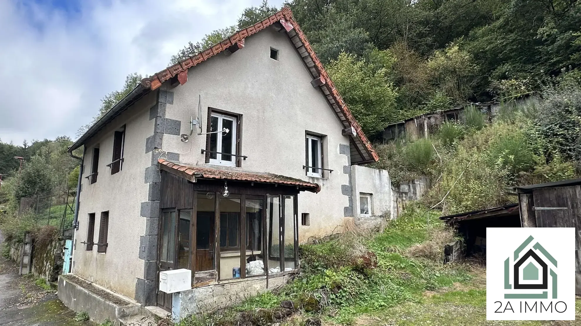 Charmante maison à Saint-Ours-les-Roches avec terrain et potentiel d'extension 