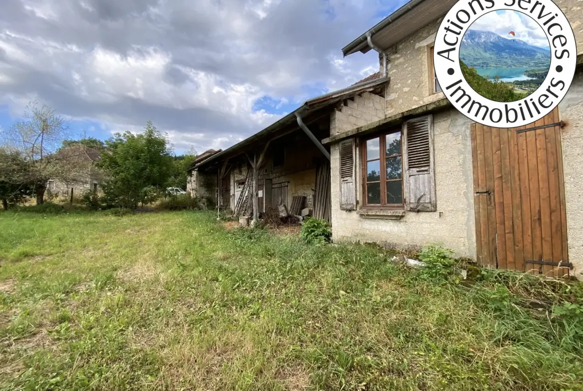 Maison en pierre avec dépendances et vue dégagée à Saint-Maurice de R. 