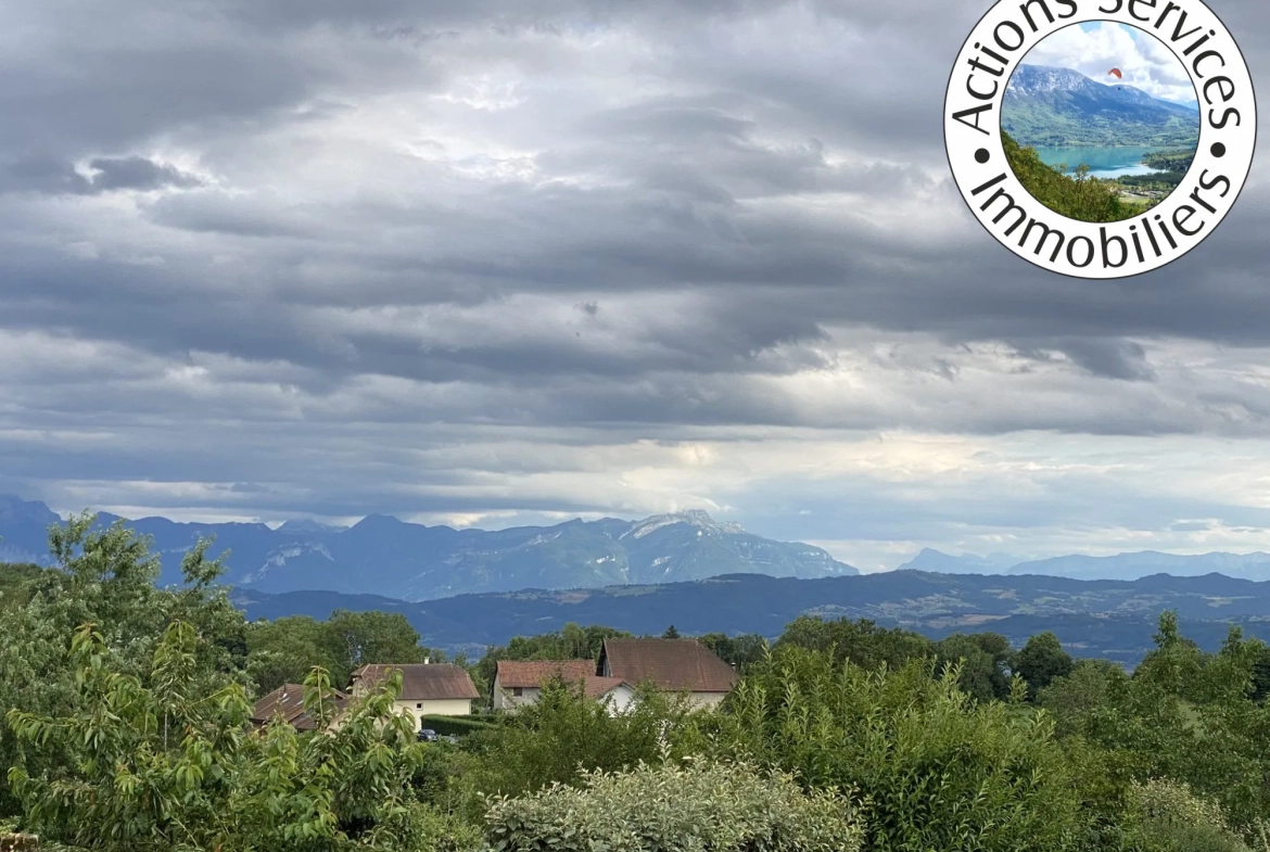 Maison en pierre avec dépendances et vue dégagée à Saint-Maurice de R. 