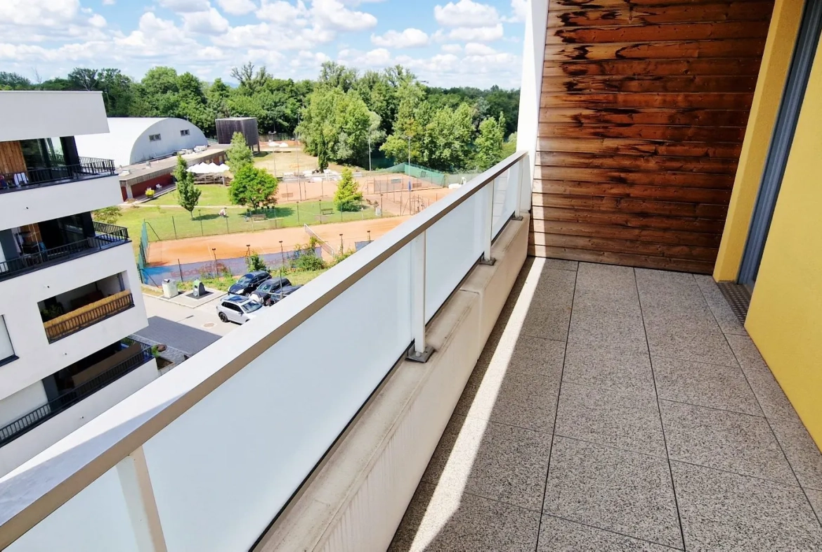 Superbe F2 avec grande terrasse au bord du lac du Boehry à Ostwald 