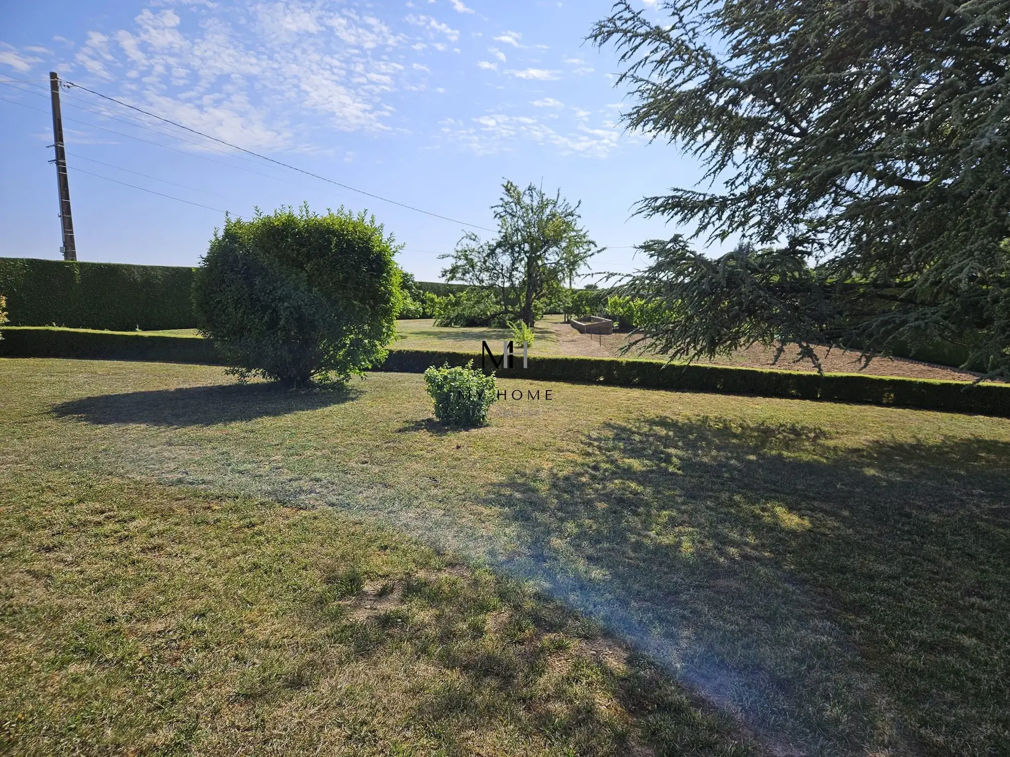 Maison spacieuse avec sous-sol et terrain arboré entre Alençon et Mamers 