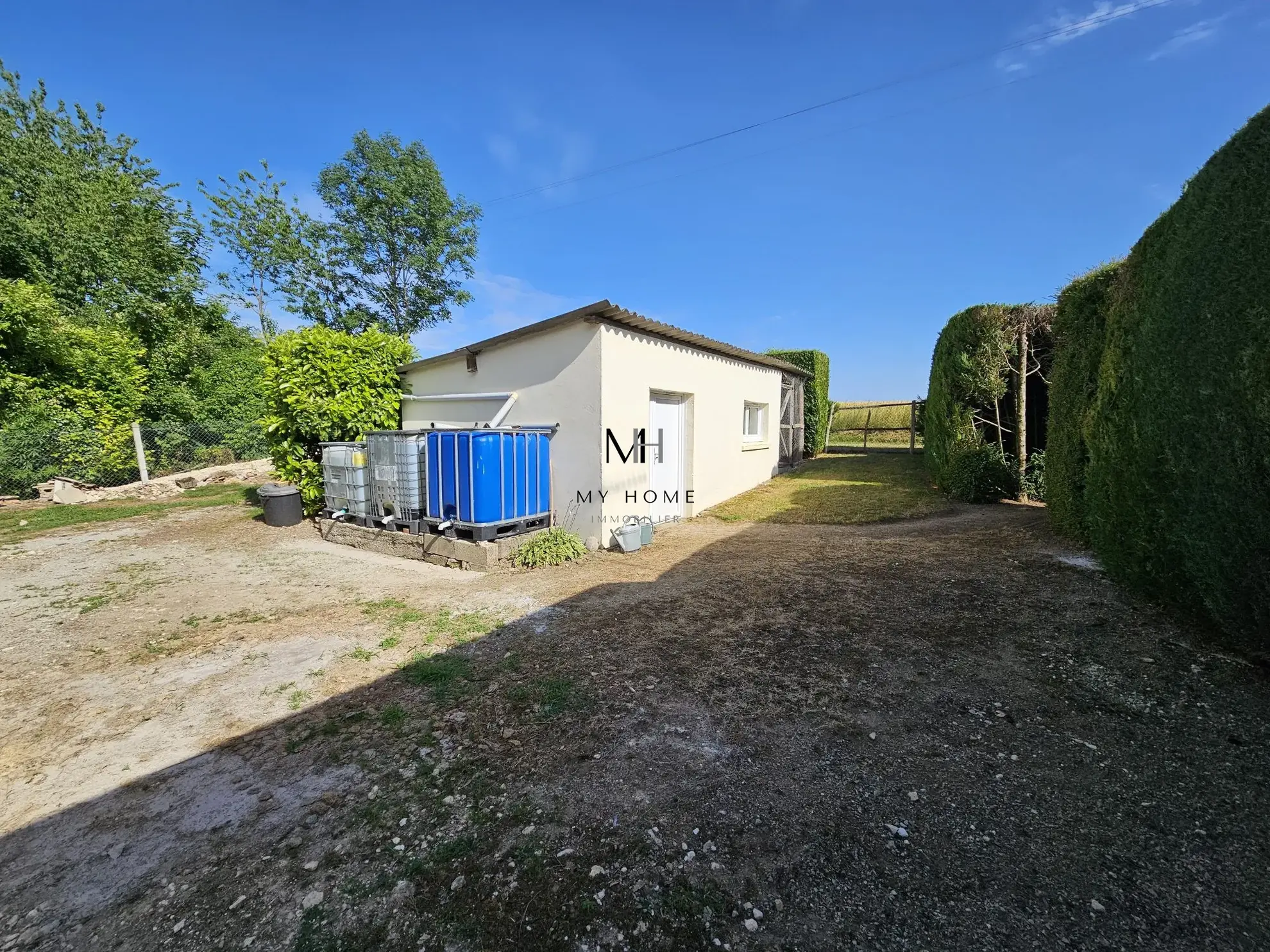 Maison spacieuse avec sous-sol et terrain arboré entre Alençon et Mamers 