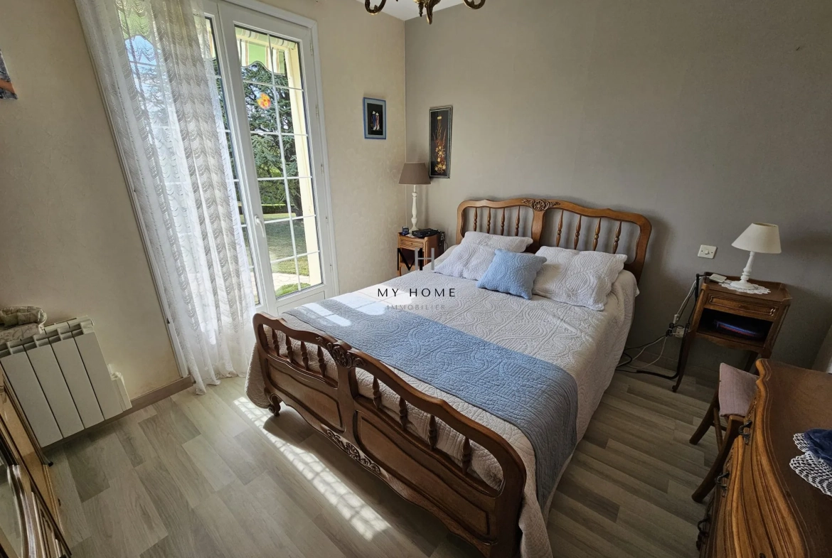 Maison spacieuse avec sous-sol et terrain arboré entre Alençon et Mamers 