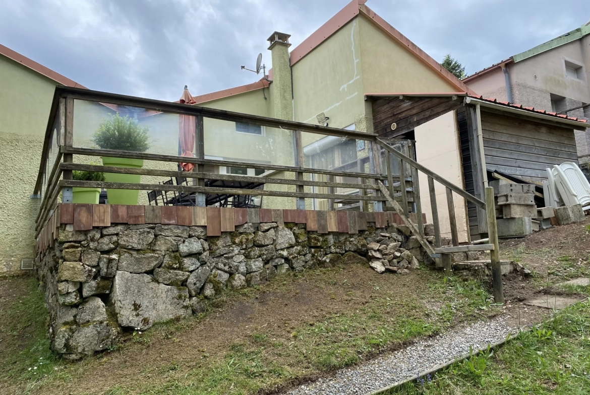 Charmante maison meublée avec vue sur le lac de Vassivière à Royère-de-Vassivière 