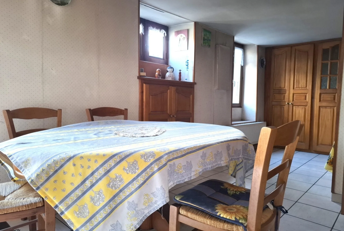 Maison de village de 85 m² avec dépendances à Goncelin - Vue montagne 