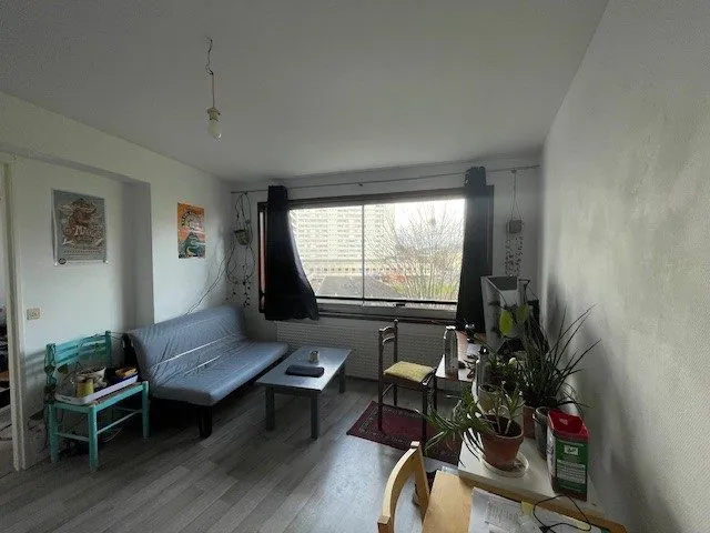 Appartement T2 à vendre à Rennes avec garage, cave et vue agréable 