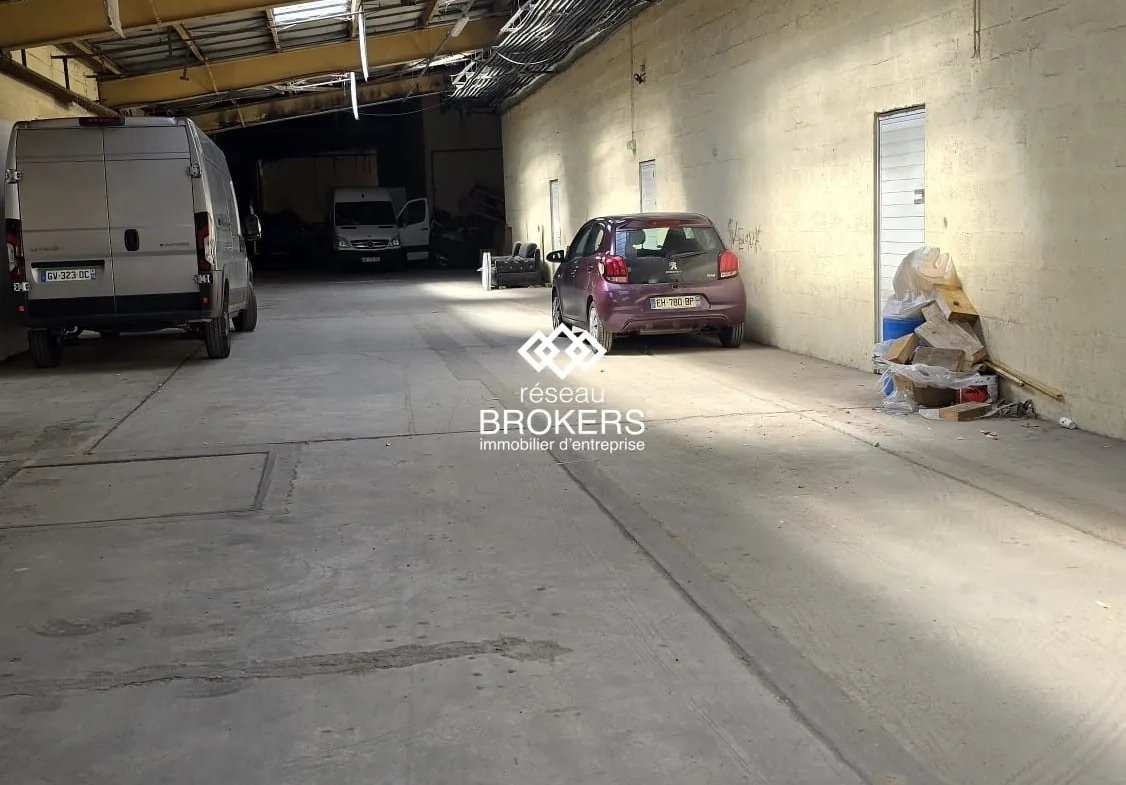 Local d'activité en copropriété de 138 m² avec accès camion à Neuilly-en-Thelle 