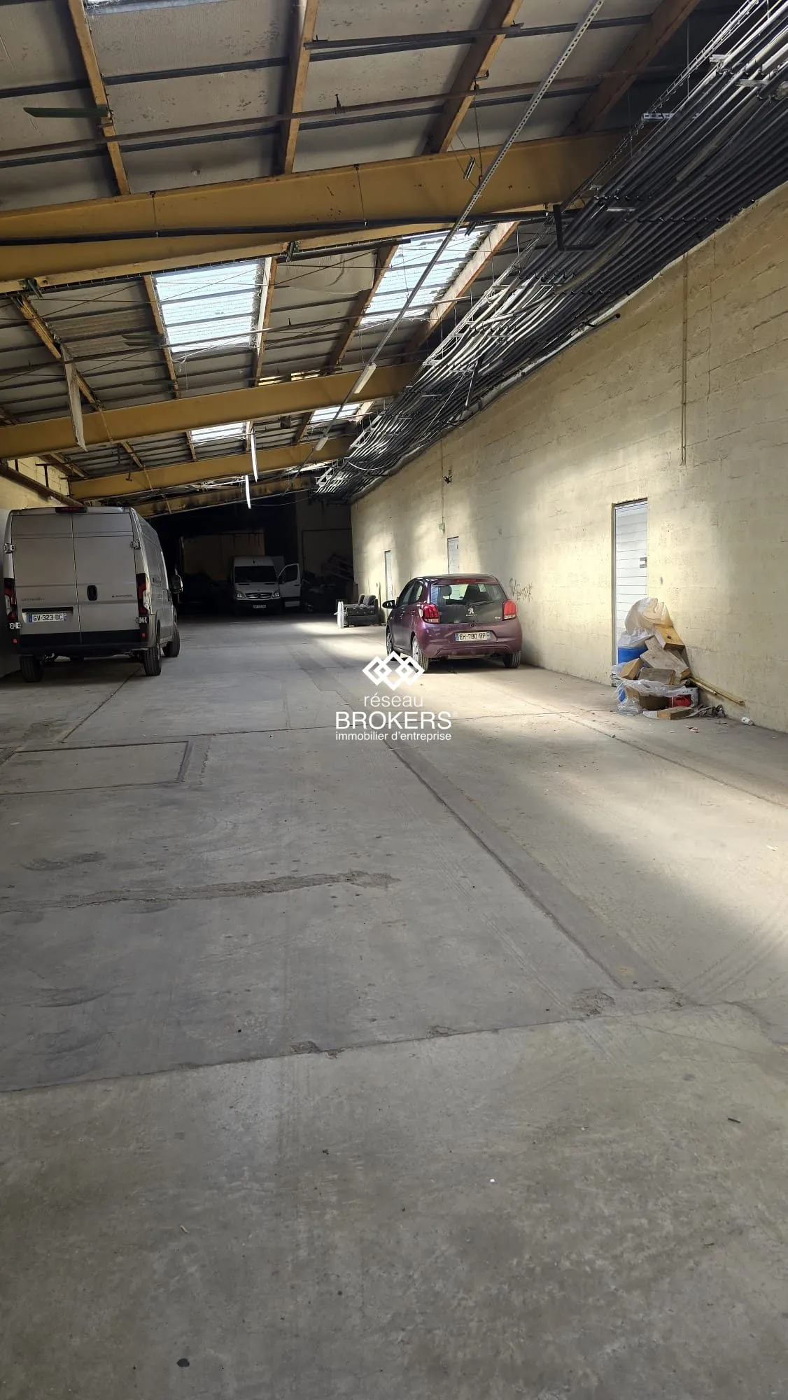 Local d'activité en copropriété de 138 m² avec accès camion à Neuilly-en-Thelle 