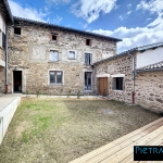 Maison de village mitoyenne à rénover à Saint-Laurent-d'Agny - Centre-ville