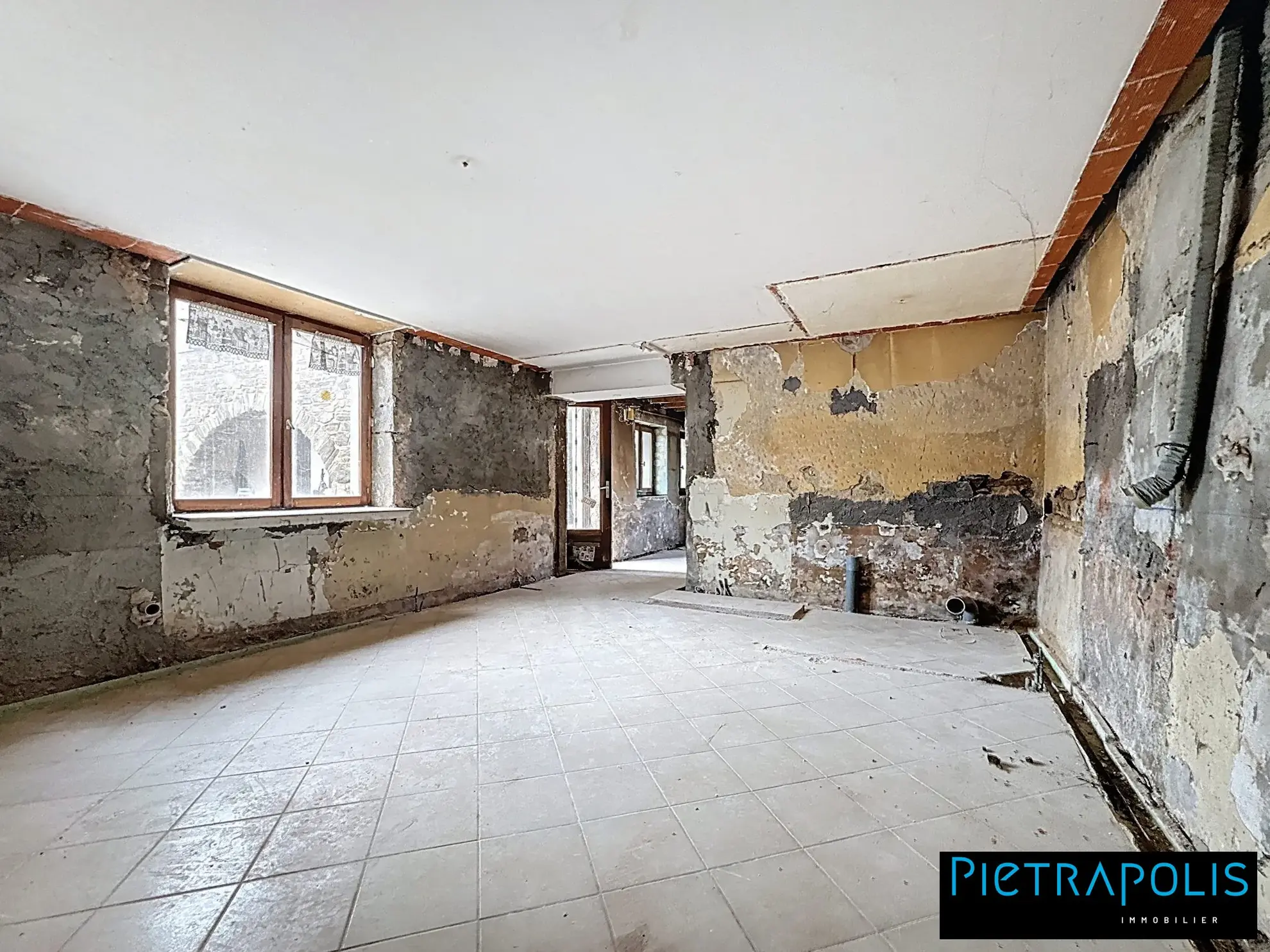 Maison de village à rénover à Saint-Laurent-d'Agny - Centre village 