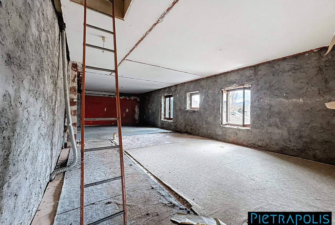 Maison de village à rénover à Saint-Laurent-d'Agny - Centre village 