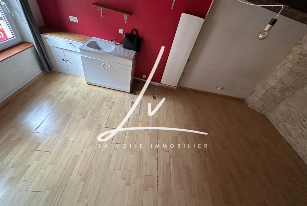 Appartement F1 bis à vendre à Caen, dernier étage, hypercentre 