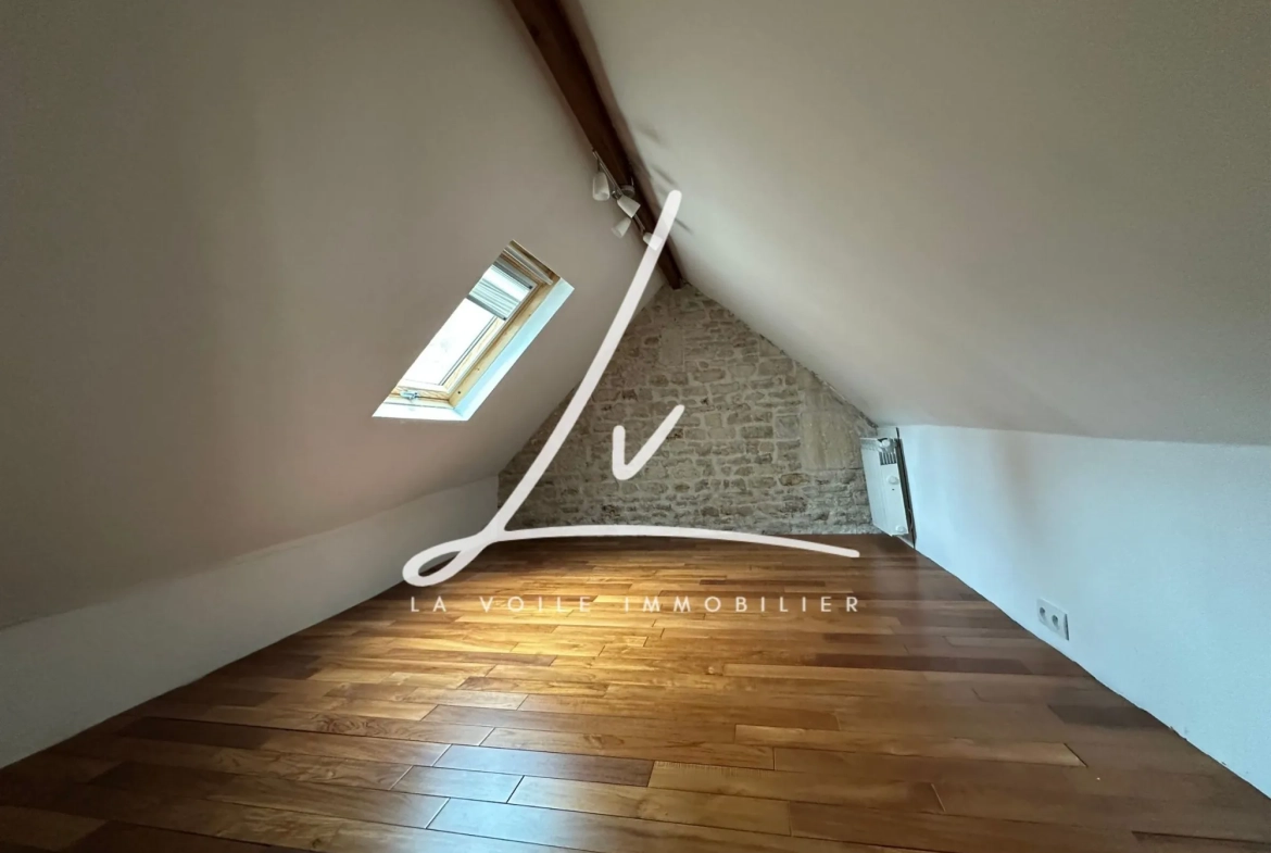 Appartement F1 bis à vendre à Caen, dernier étage, hypercentre 