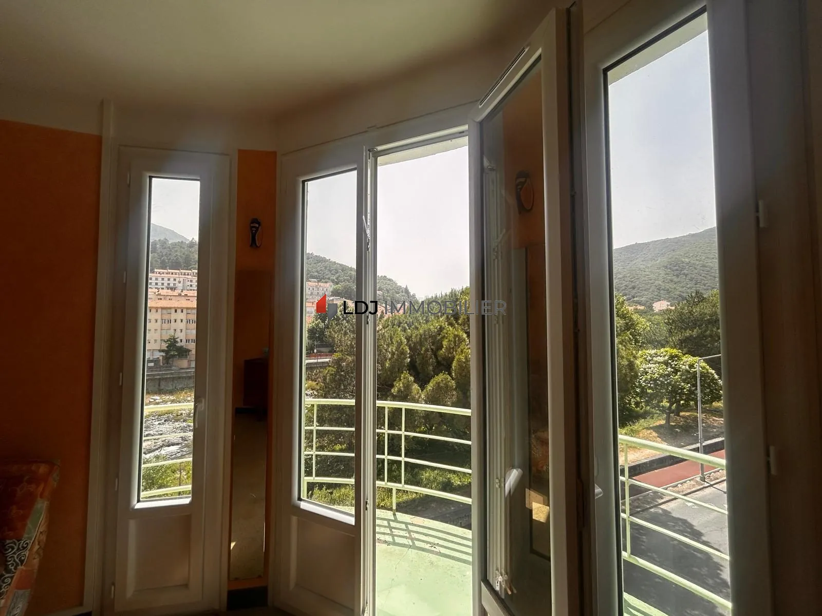 Appartement T2 meublé avec vue dégagée et balcon à Amélie-les-Bains-Palalda 