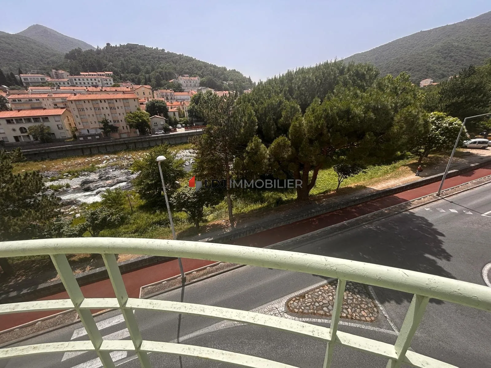 Appartement T2 meublé avec vue dégagée et balcon à Amélie-les-Bains-Palalda 