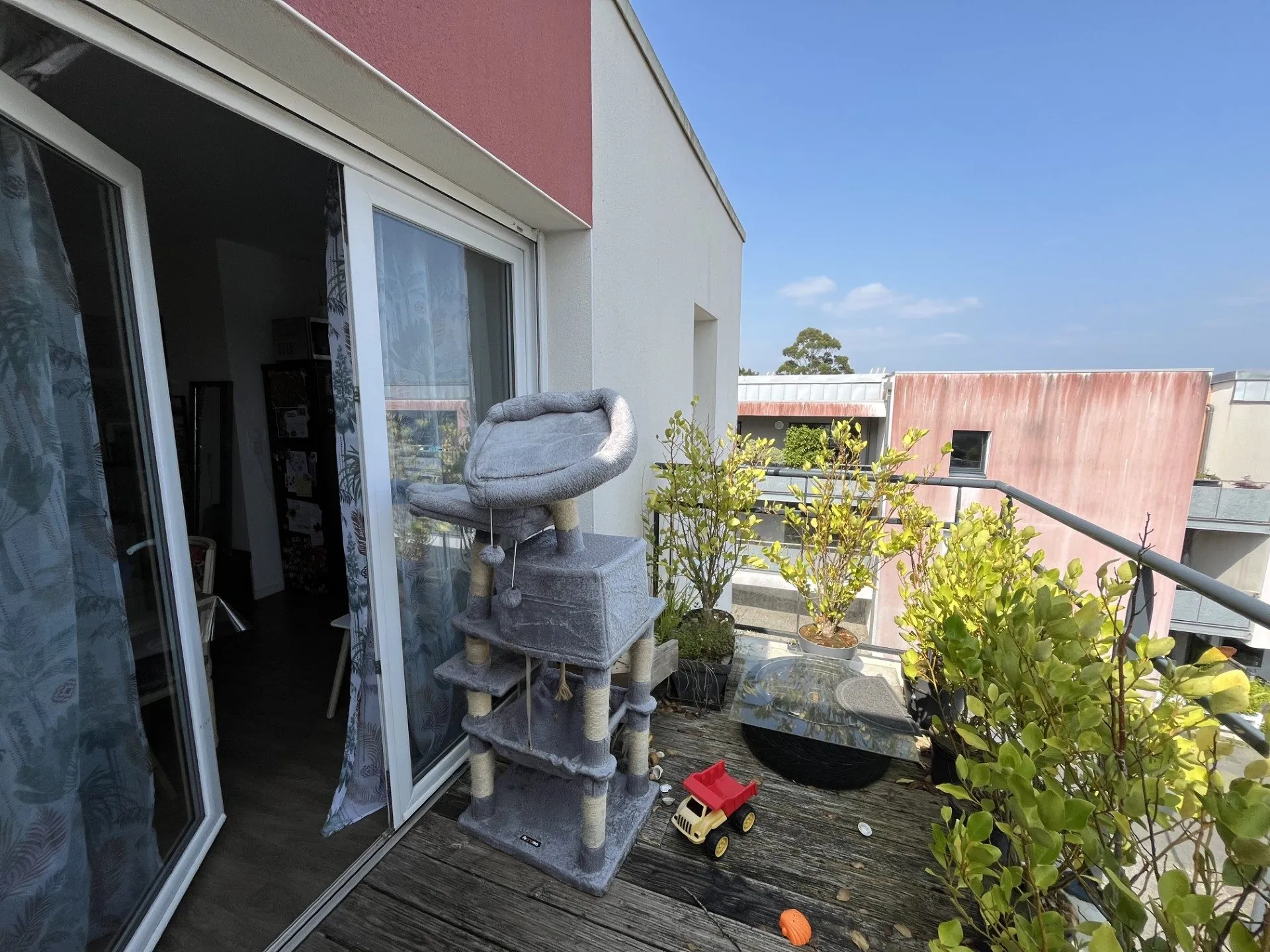 Appartement T3 avec terrasse et parking à Le Relecq-Kerhuon, proche plage 