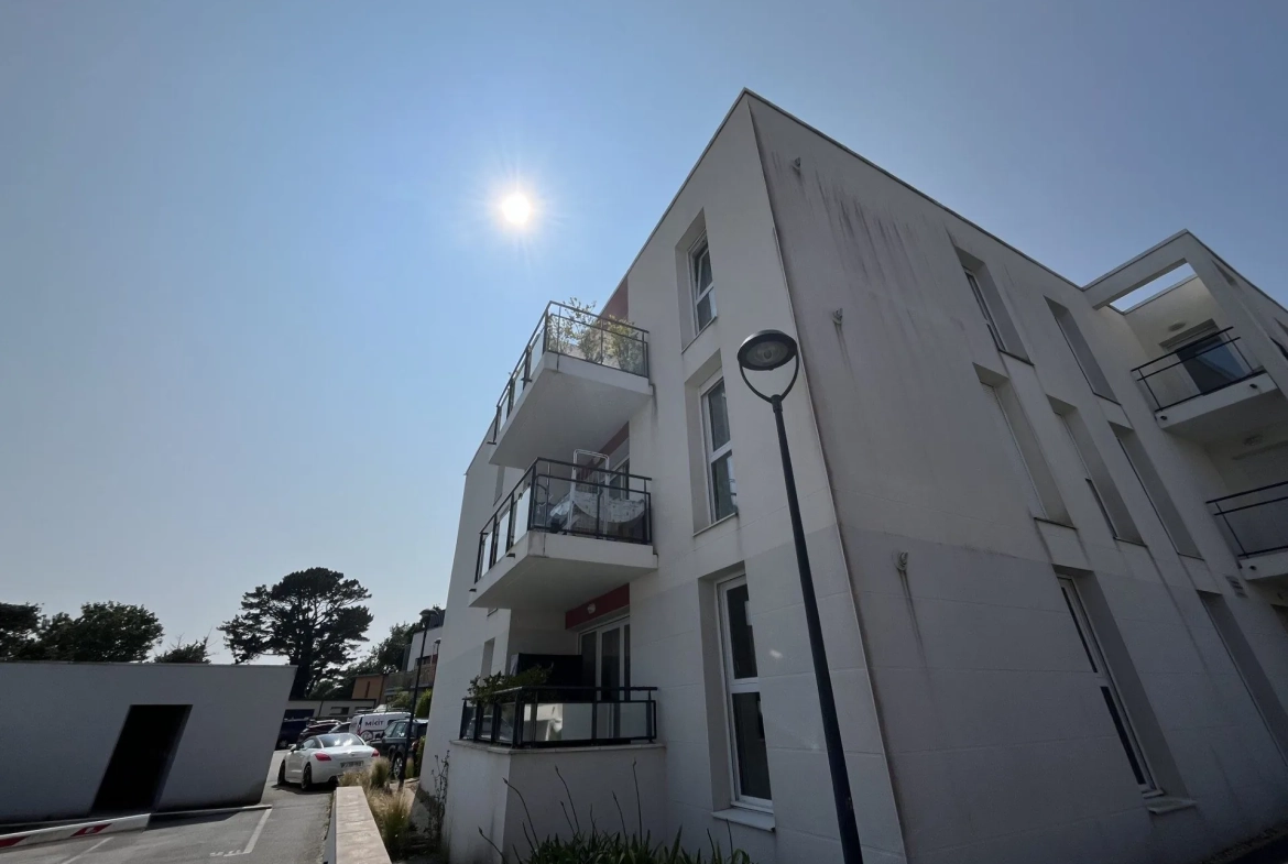 Appartement T3 avec terrasse et parking à Le Relecq-Kerhuon, proche plage 
