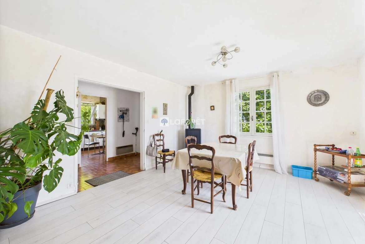 Charmante maison à rénover à Scaer, proche des commodités 