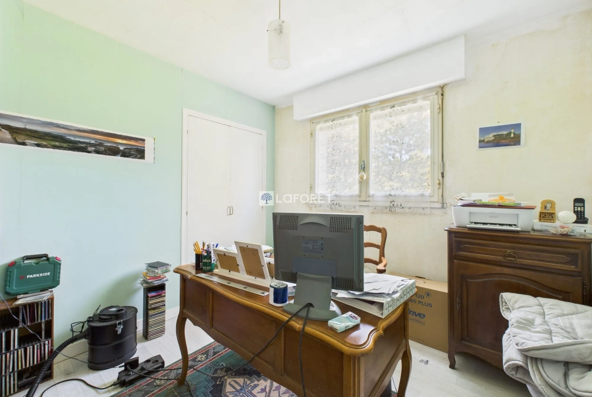 Charmante maison à rénover à Scaer, proche des commodités 