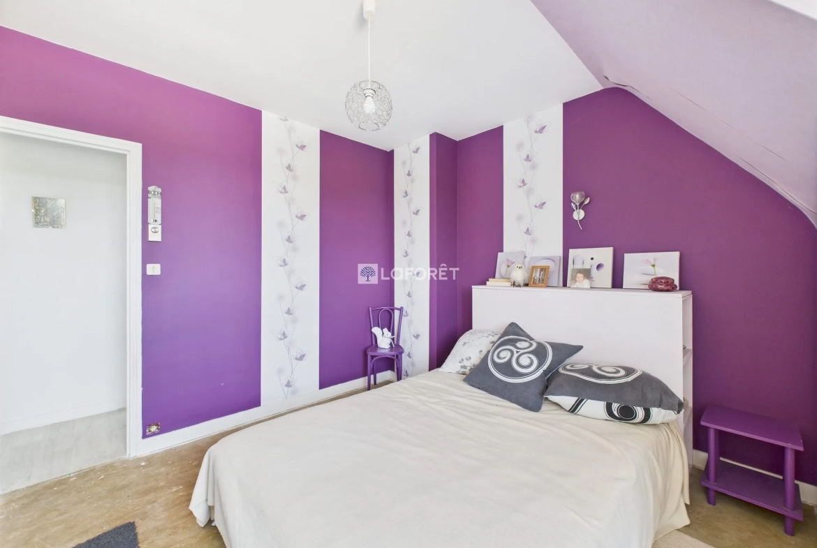 Charmante maison à rénover à Scaer, proche des commodités 