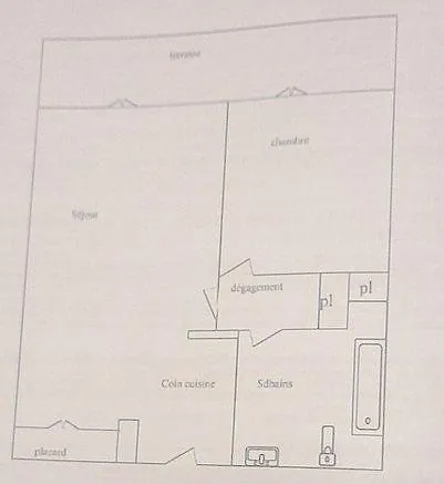 Investissement immobilier à Antibes : Appartement T2 avec location garantissée, piscine et fiscalité avantageuse 