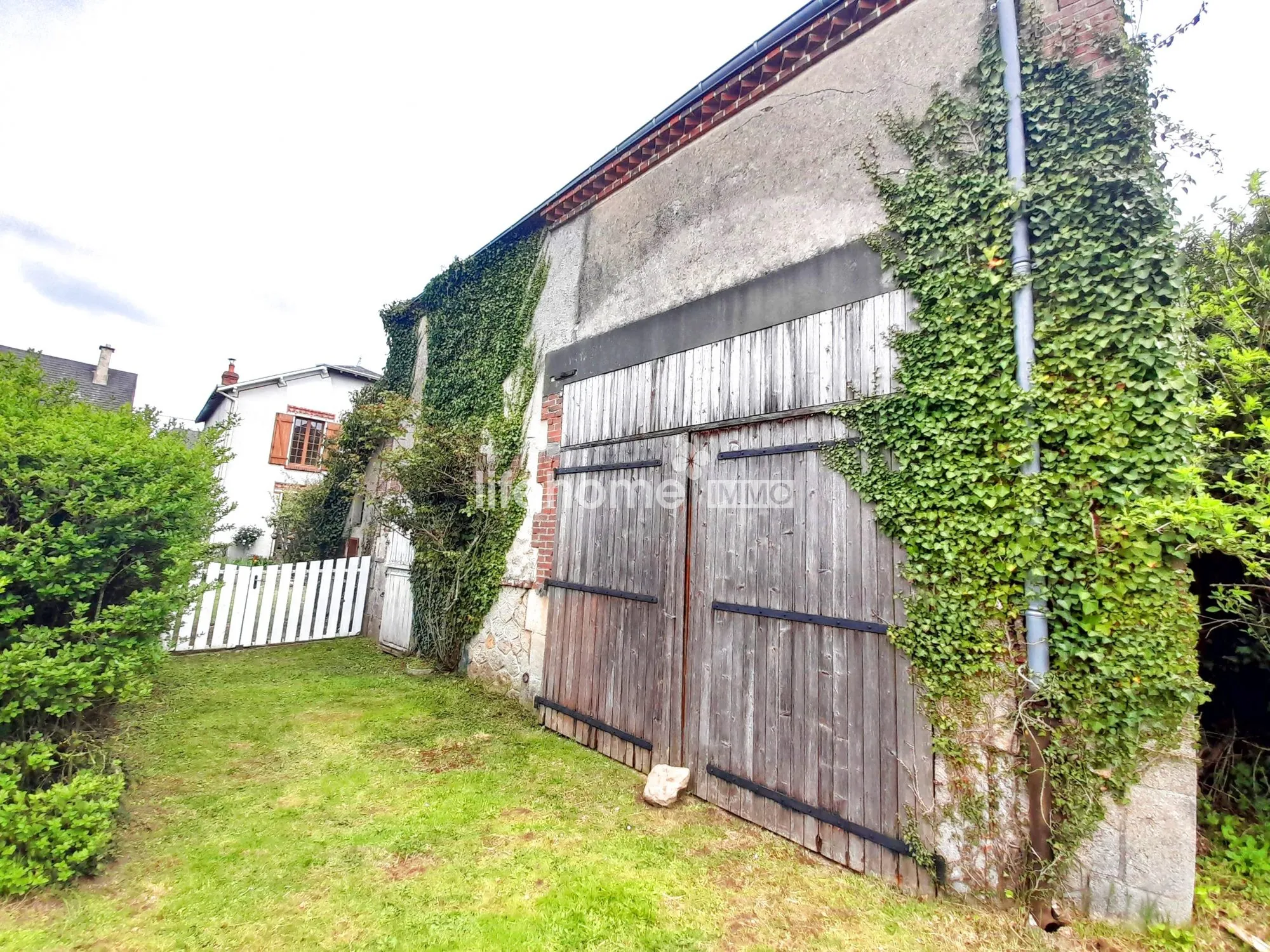 Belle maison ancienne à rénover avec 3 chambres à Measnes, 23360 