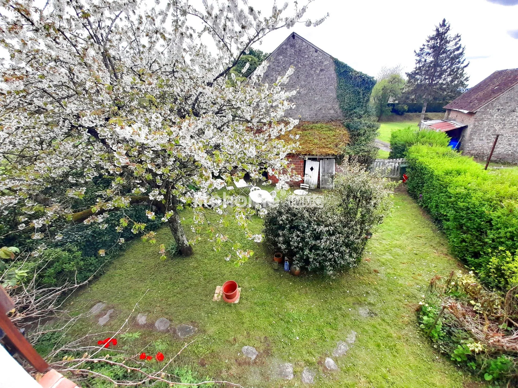 Belle maison ancienne à rénover avec 3 chambres à Measnes, 23360 