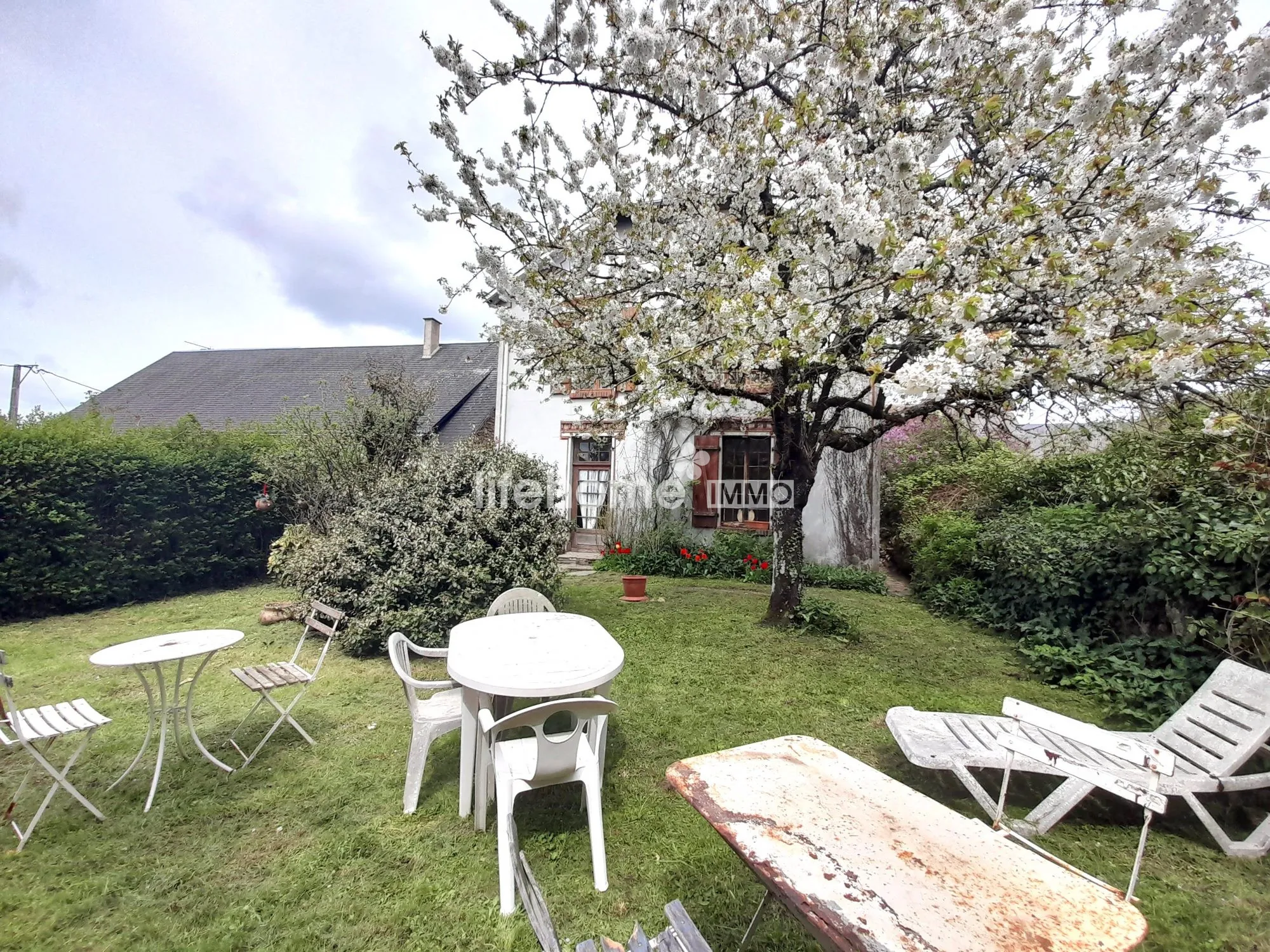 Belle maison ancienne à rénover avec 3 chambres à Measnes, 23360 