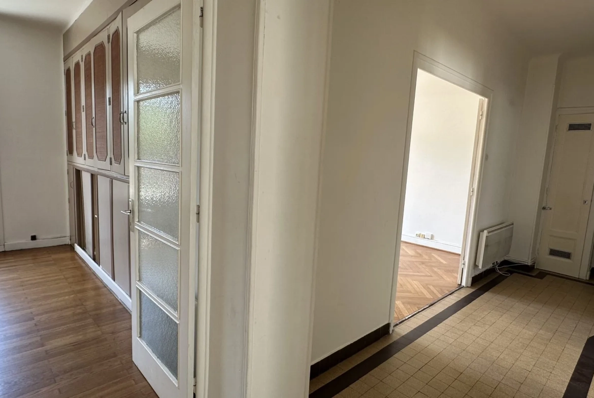 Appartement T3 à rénover de 71 m² à Grenoble, idéal investissement ou premier achat 